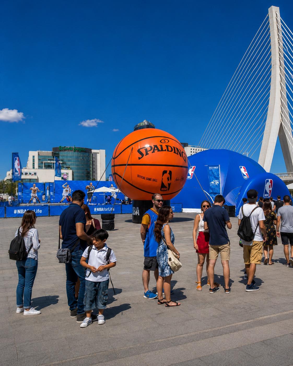 Bola gigante insuflável NBA Spalding